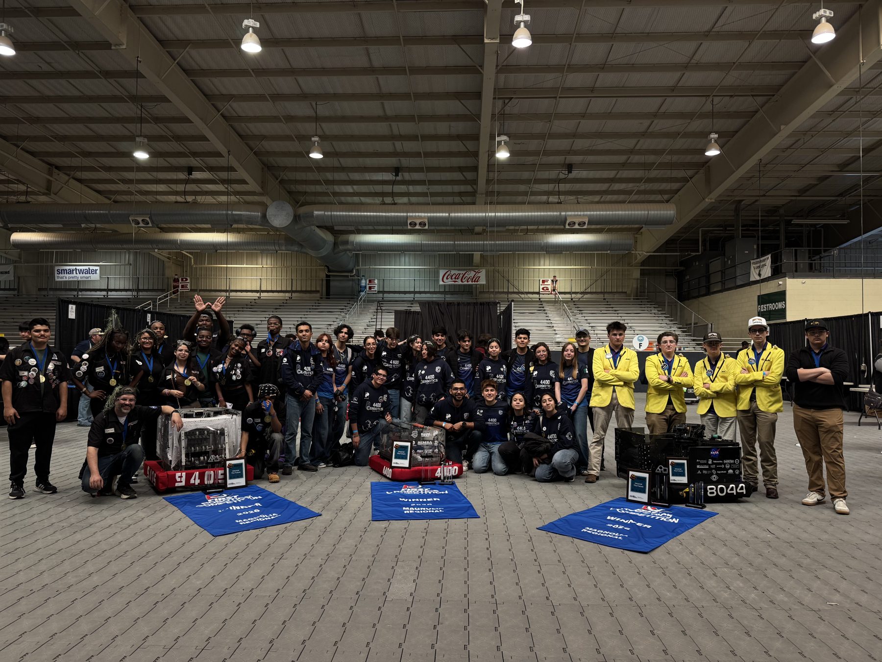 Cerbotics junto a su alianza en Magnolia Regional